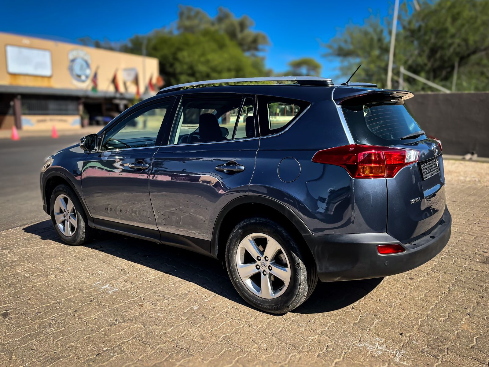 2014 Toyota Rav4 photo 2