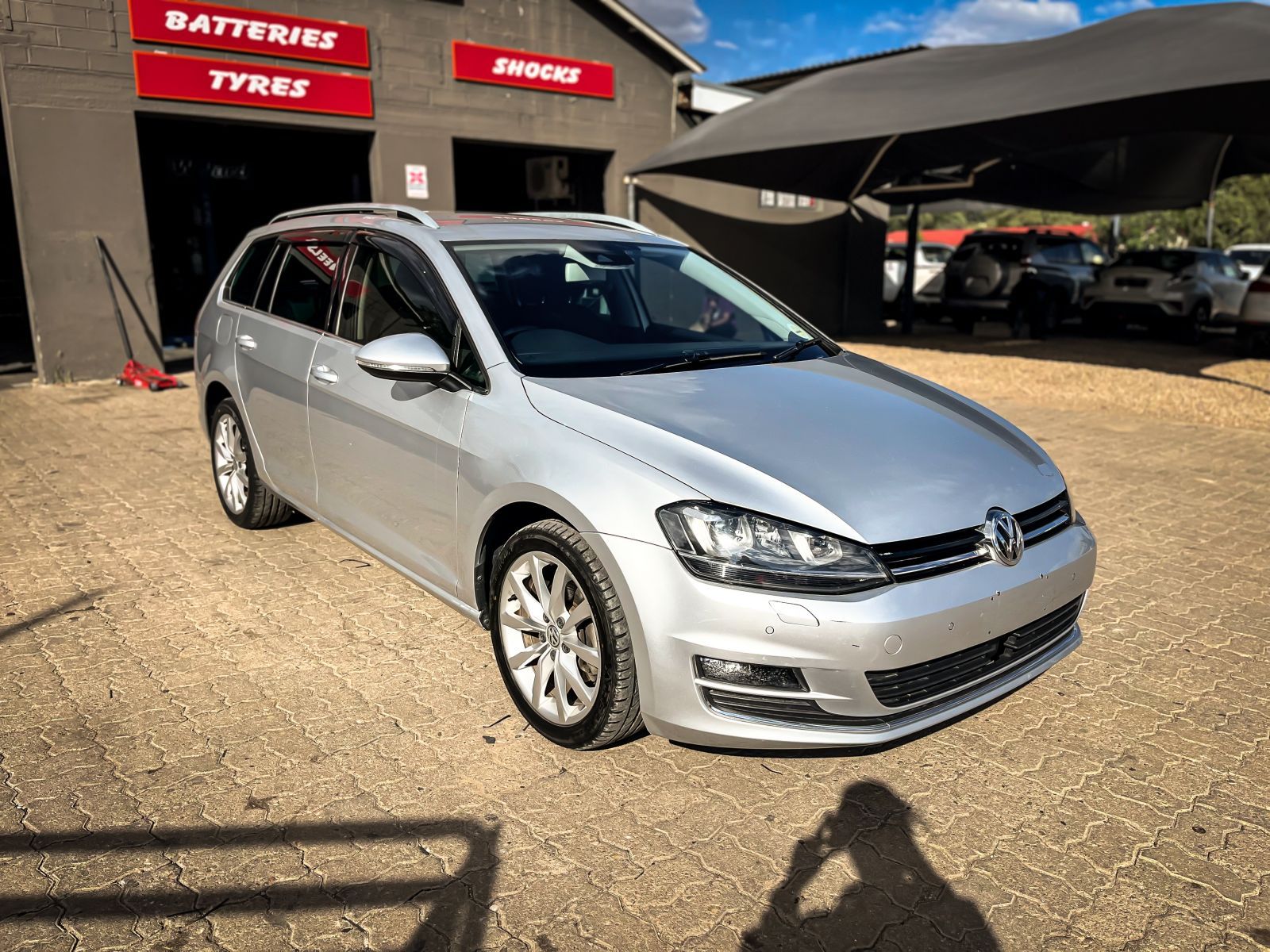 2015 Volkswagen Golf photo 1