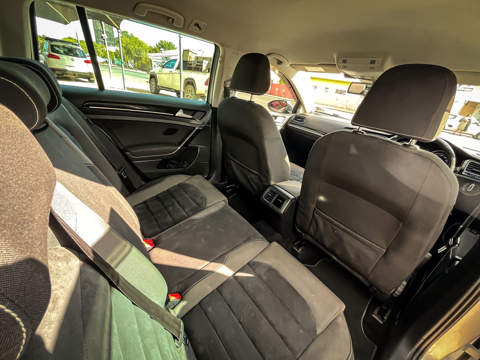 2015 Volkswagen Golf photo 7