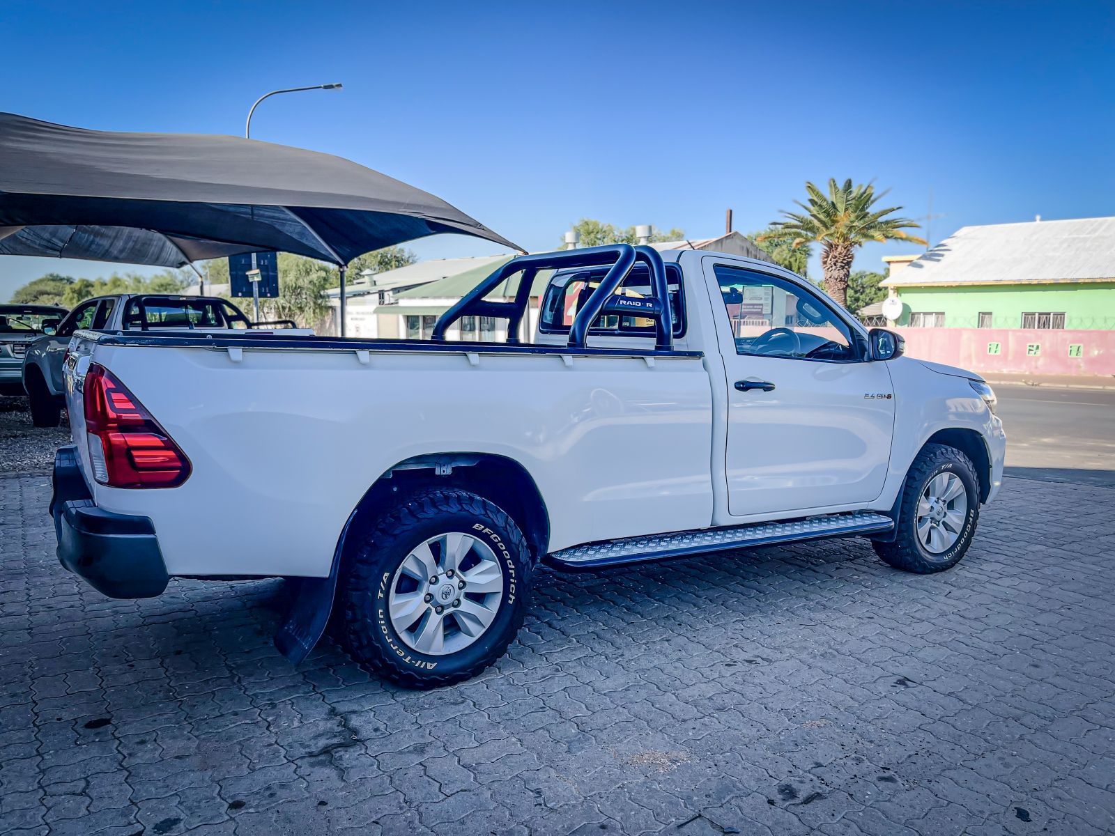 2020 Toyota Hilux photo 3