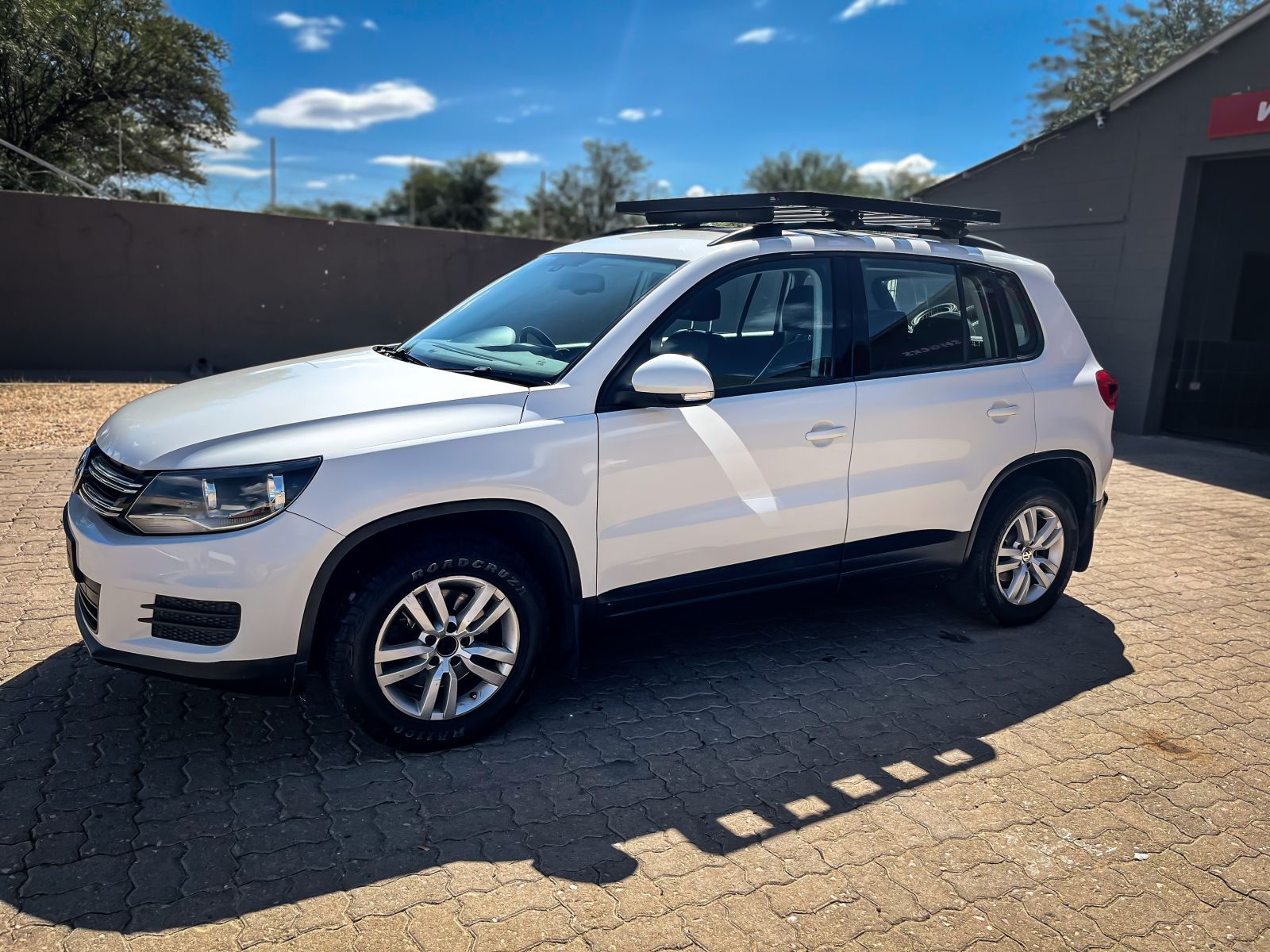 2013 Volkswagen Tiguan photo 2