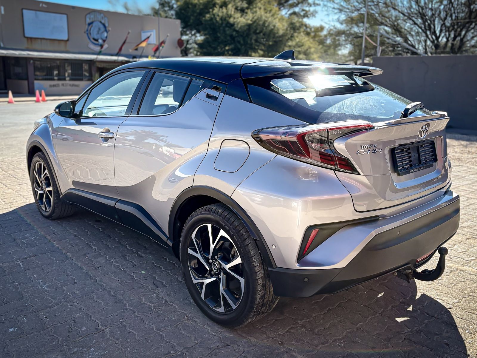 2020 Toyota C-HR photo 3