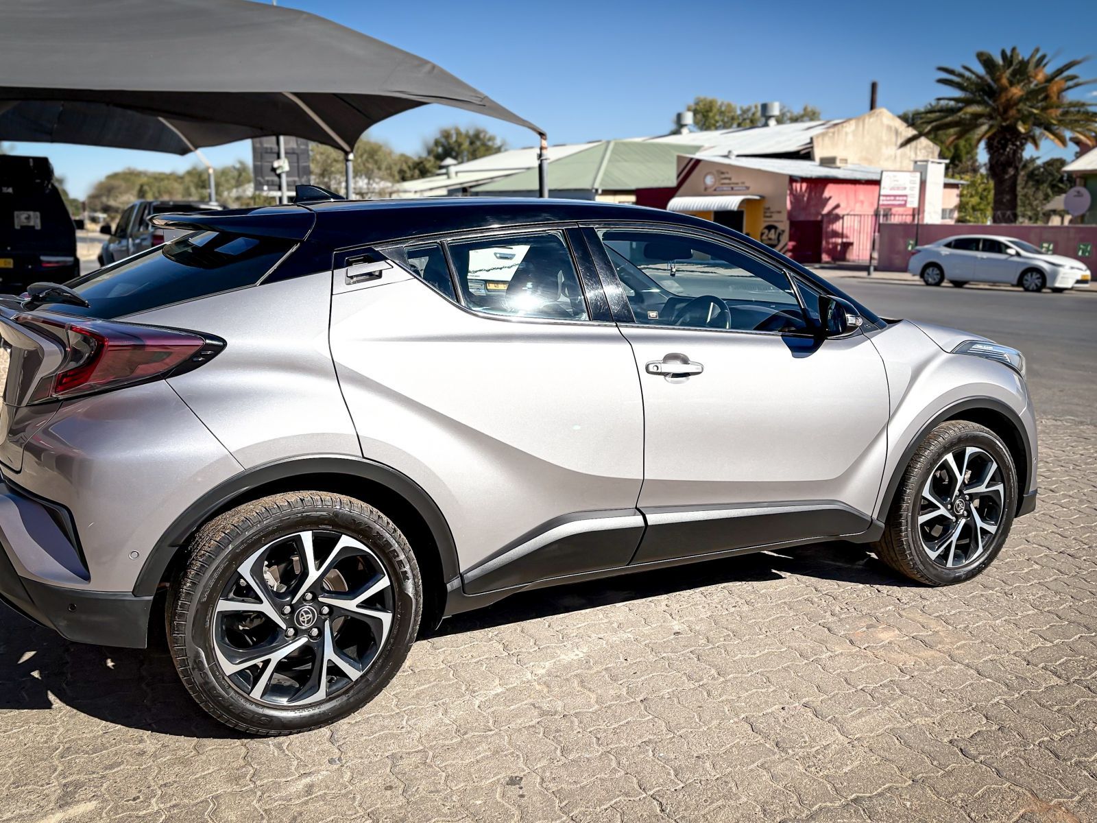 2020 Toyota C-HR photo 4