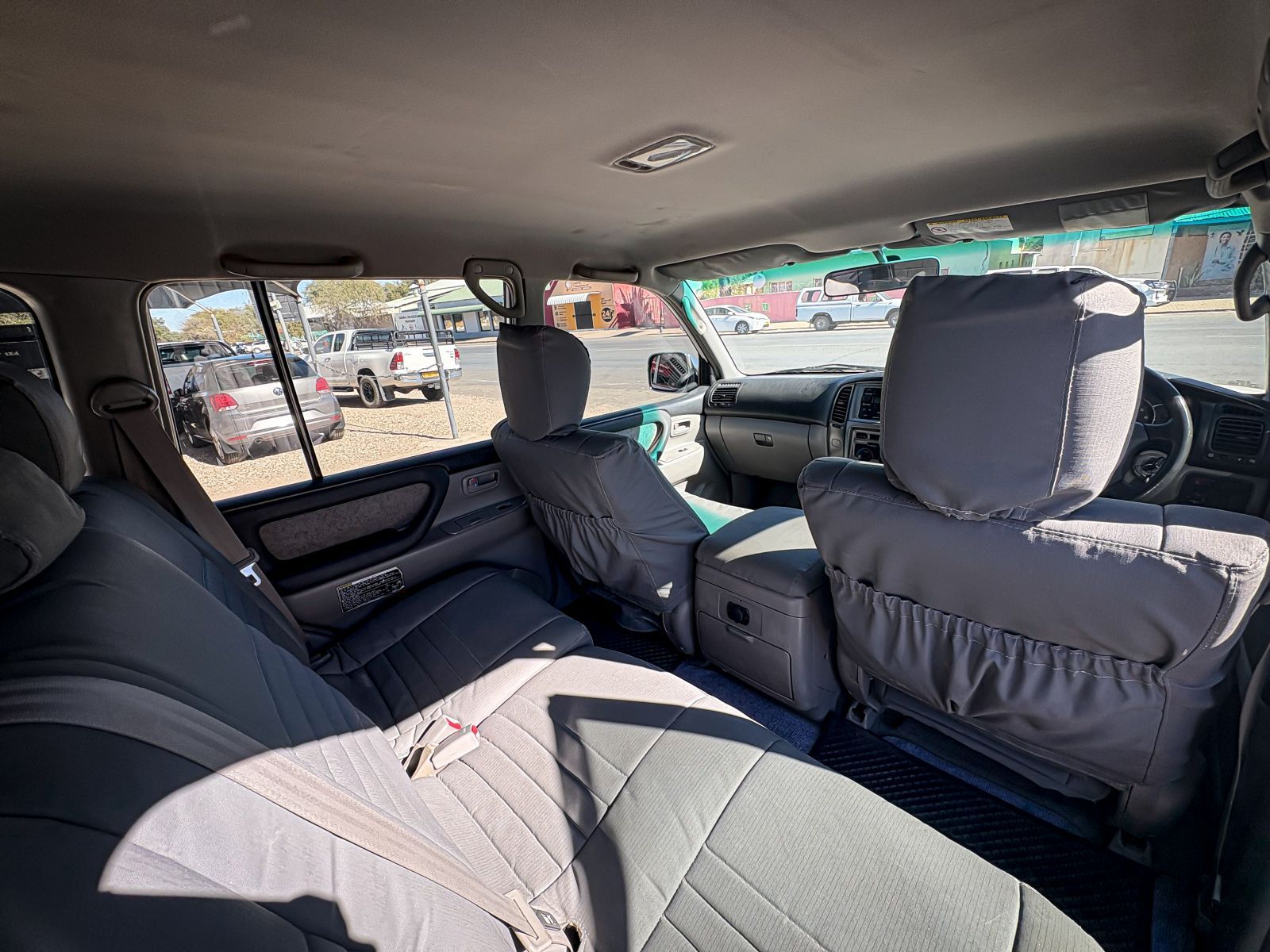 2002 Toyota Land Cruiser photo 9