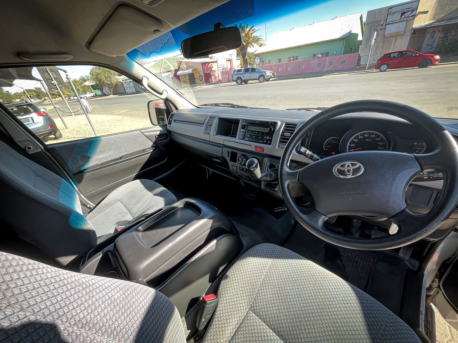 2013 Toyota Quantum photo 4