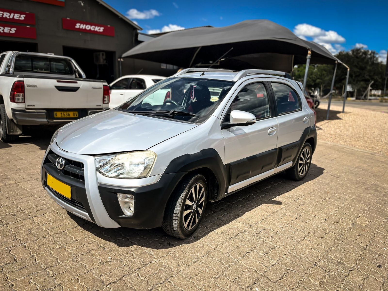 2016 Toyota Etios photo 2