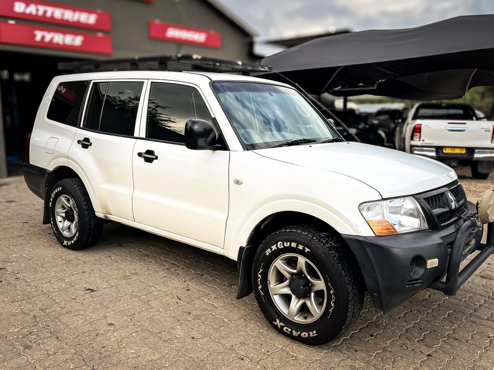 2008 Mitsubishi Pajero photo 1
