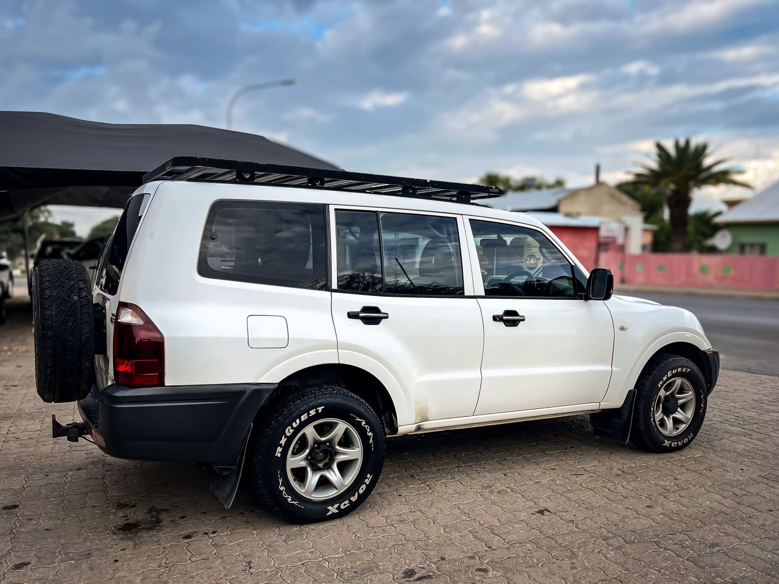2008 Mitsubishi Pajero photo 3