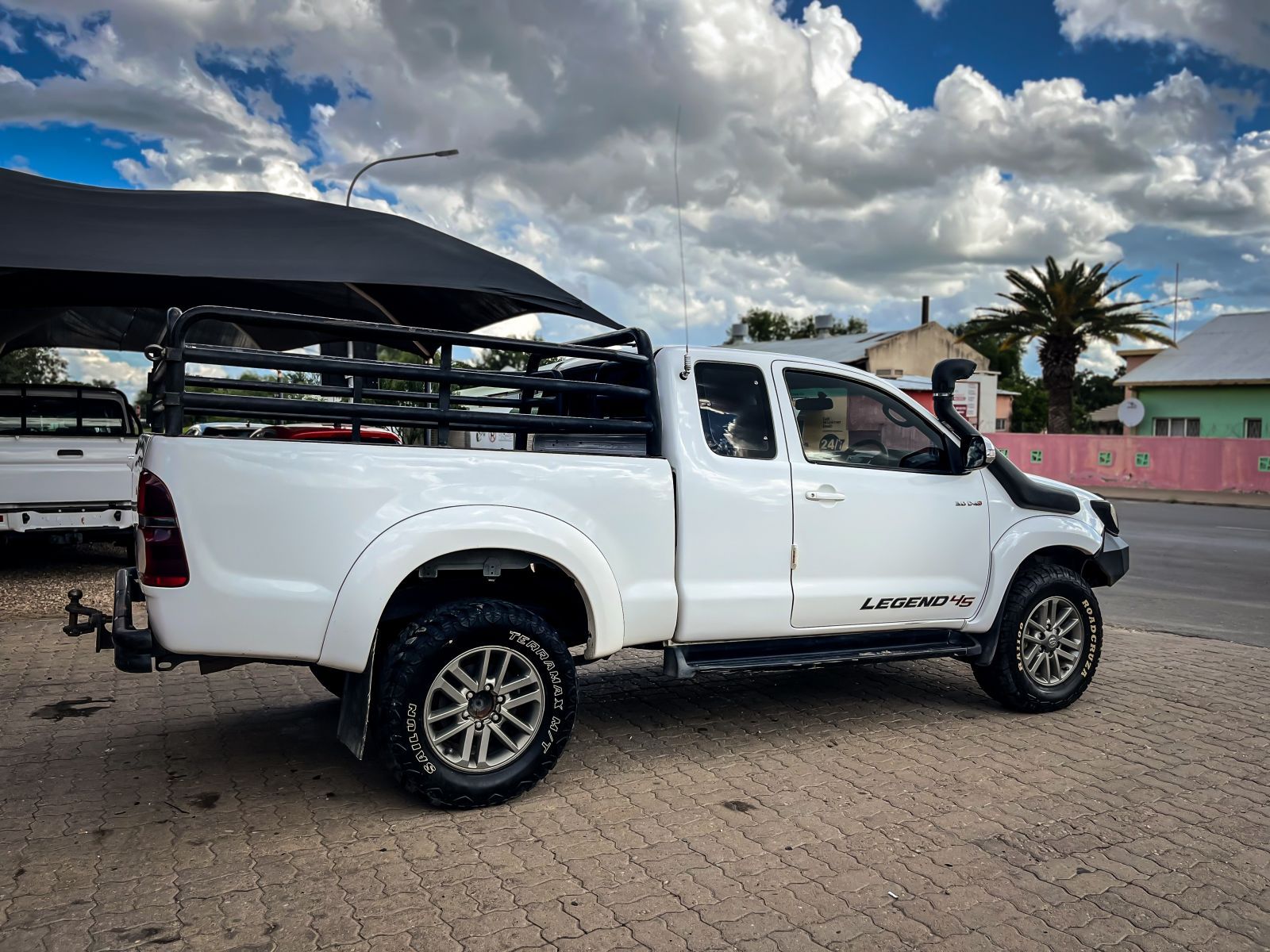 2015 Toyota Hilux photo 3
