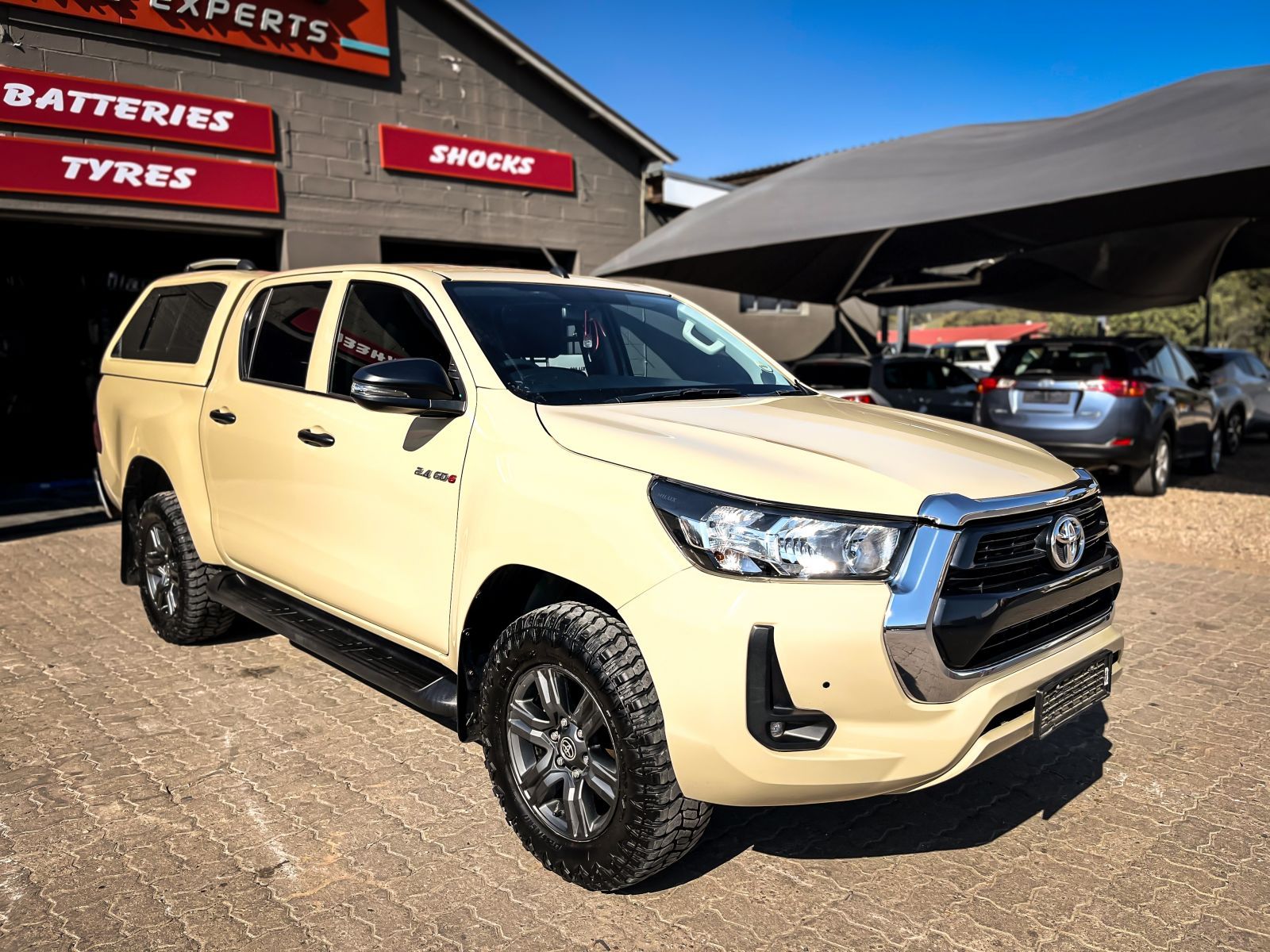 2022 Toyota Hilux photo 1