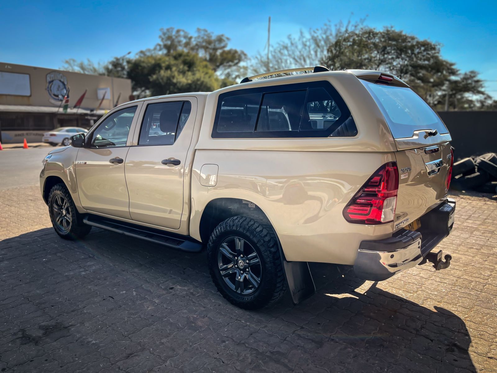 2022 Toyota Hilux photo 3