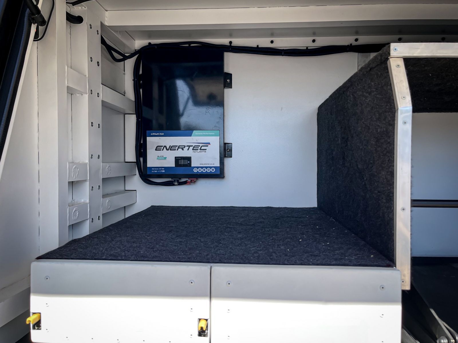 2020 Nissan 2020 NISSAN PATROL CAMPER 5.6 V8 Y62 photo 15