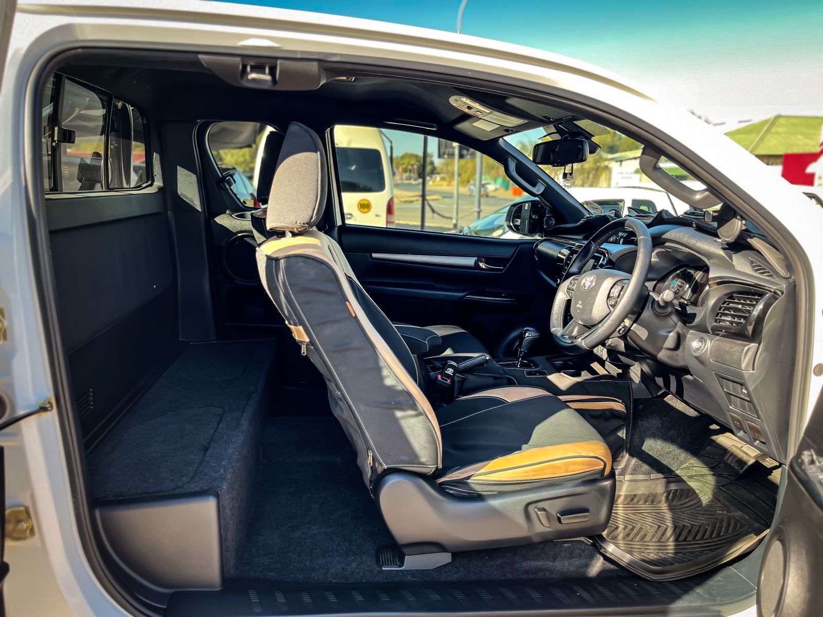 2024 Toyota Hilux photo 6
