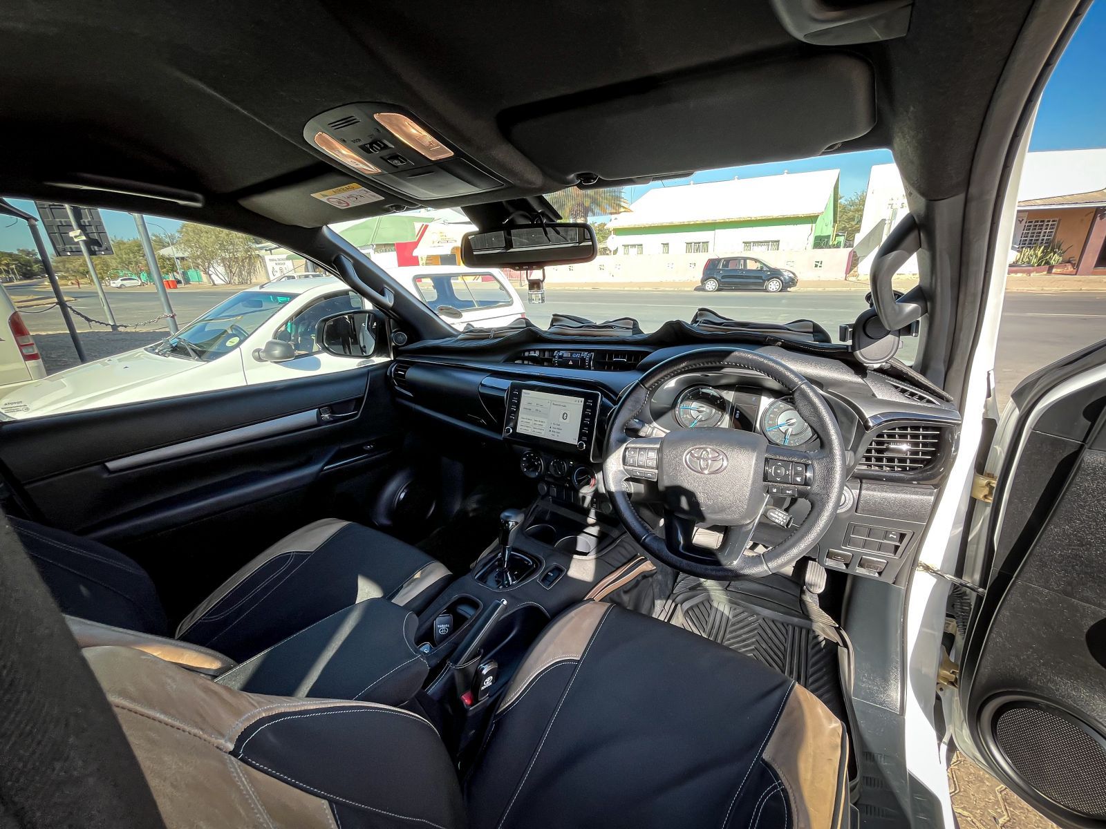 2024 Toyota Hilux photo 7