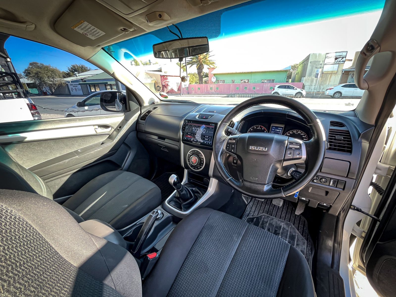 2015 Isuzu KB Series photo 6