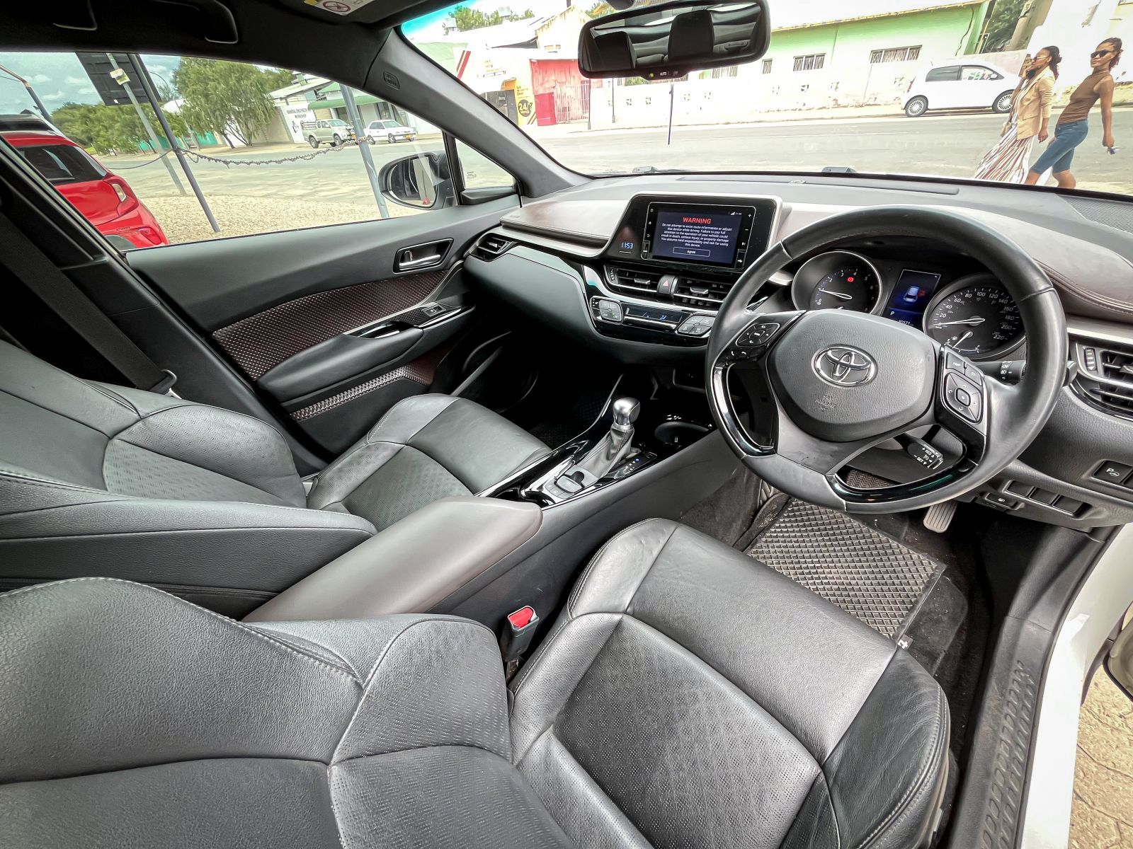 2019 Toyota C-HR photo 5