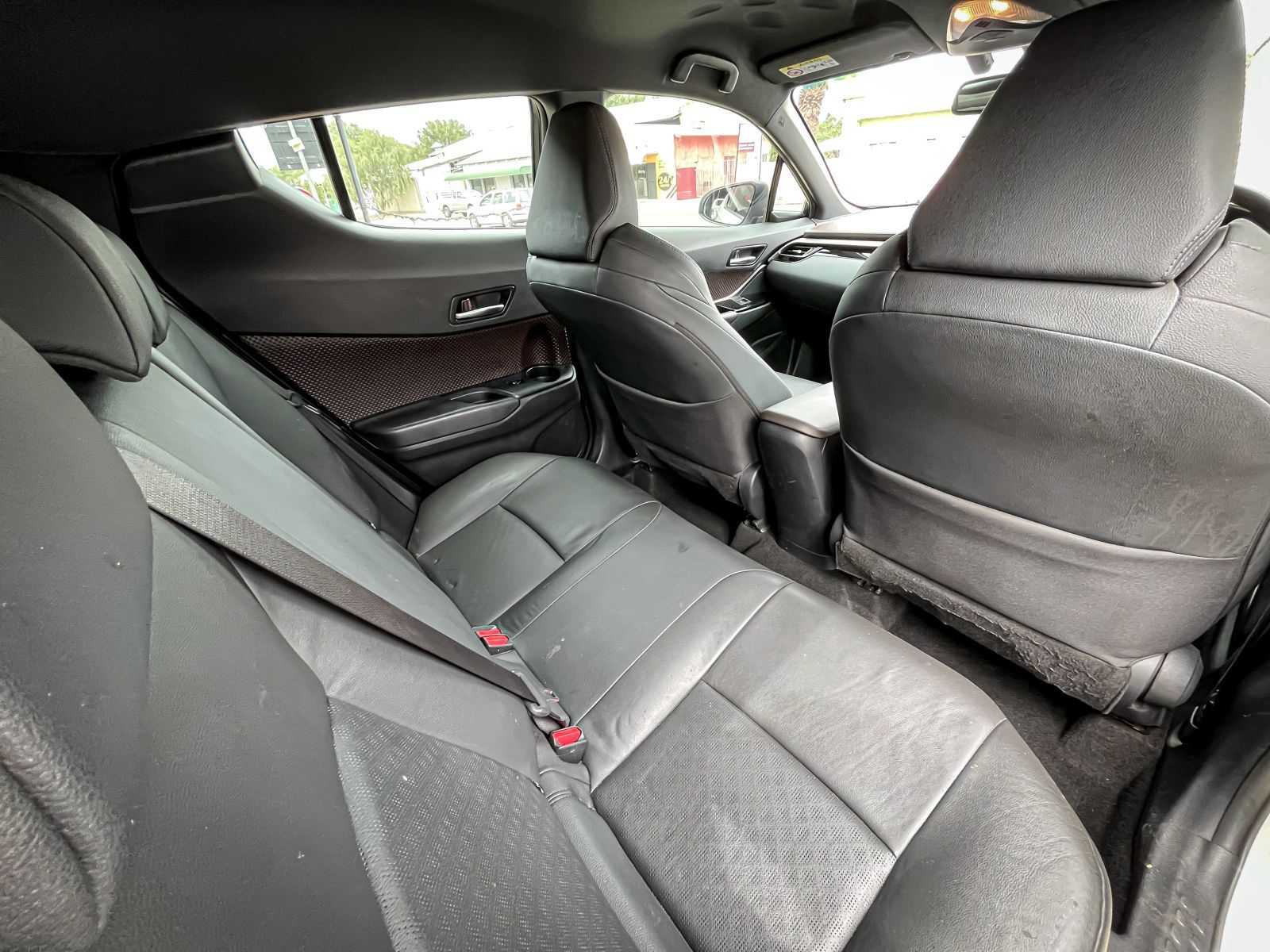 2019 Toyota C-HR photo 6