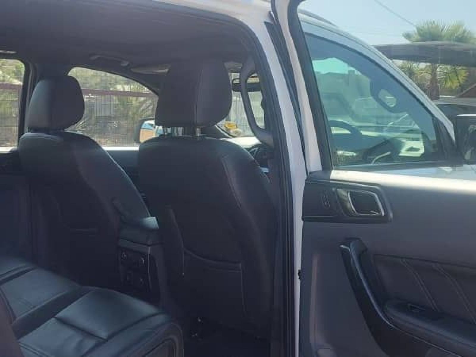 2017 Ford Everest photo 9