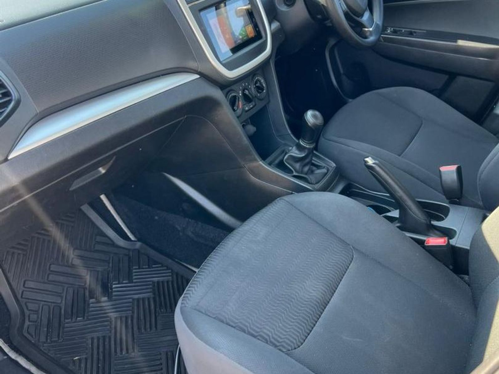 2021 Toyota Urban Cruiser photo 8