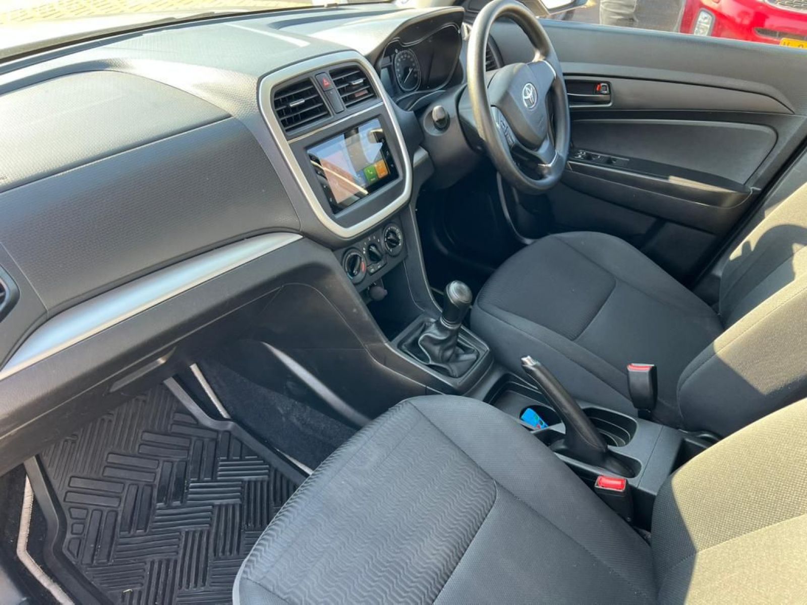 2021 Toyota Urban Cruiser photo 9
