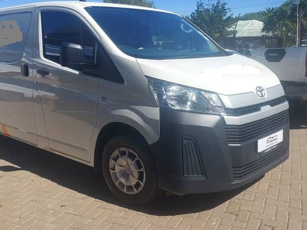 2023 Toyota Quantum photo 2