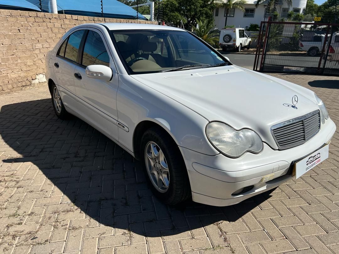 2001 Mercedes-Benz C Class photo 1