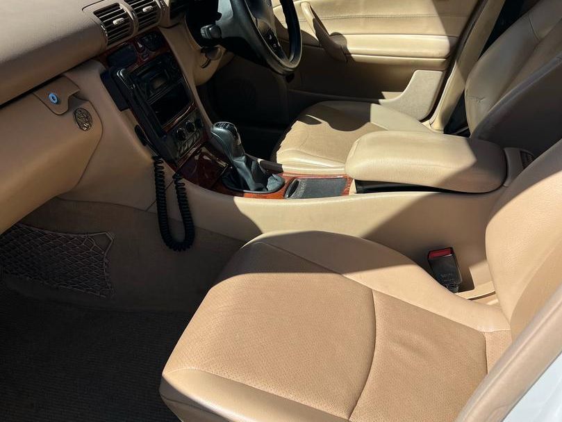 2001 Mercedes-Benz C Class photo 11