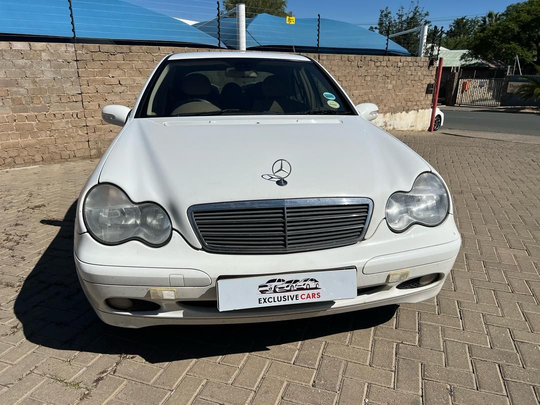 2001 Mercedes-Benz C Class photo 2