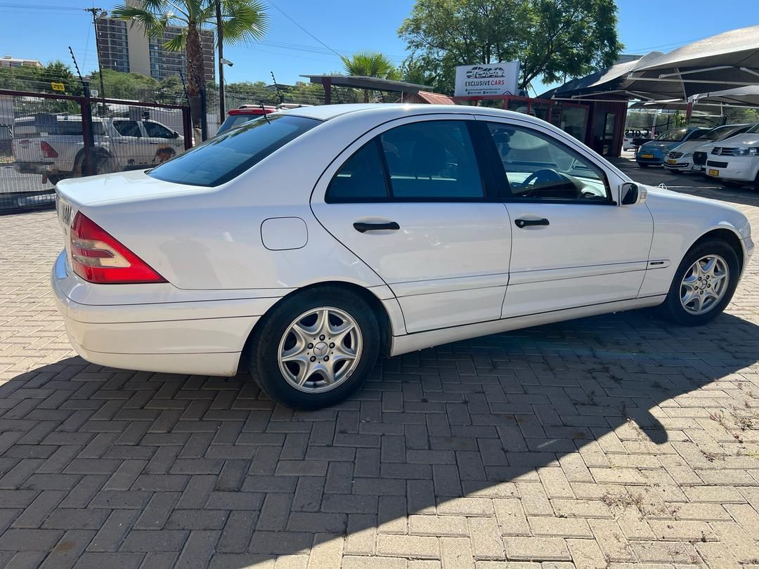 2001 Mercedes-Benz C Class photo 4