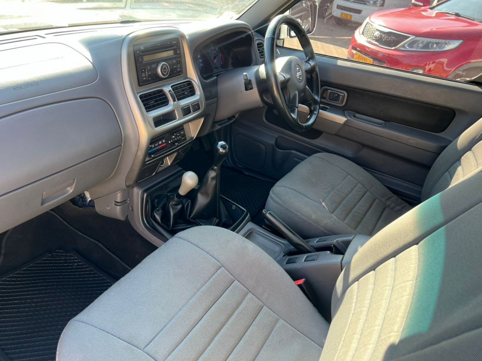 2018 Nissan NP300 photo 12