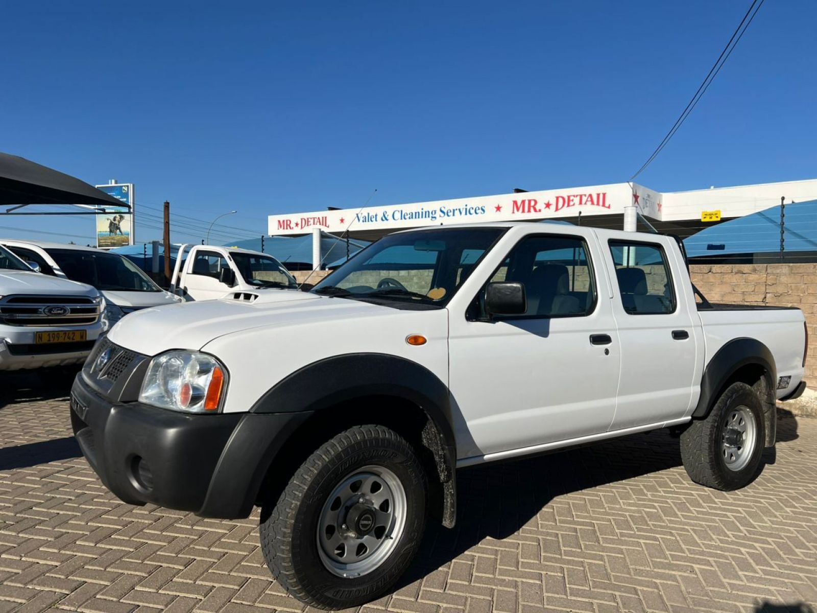 2021 Nissan NP300 photo 2