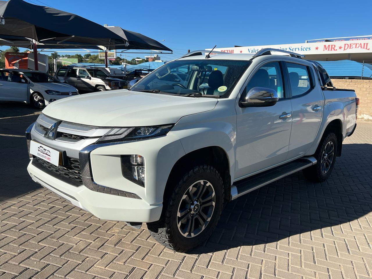 2021 Mitsubishi Triton photo 2