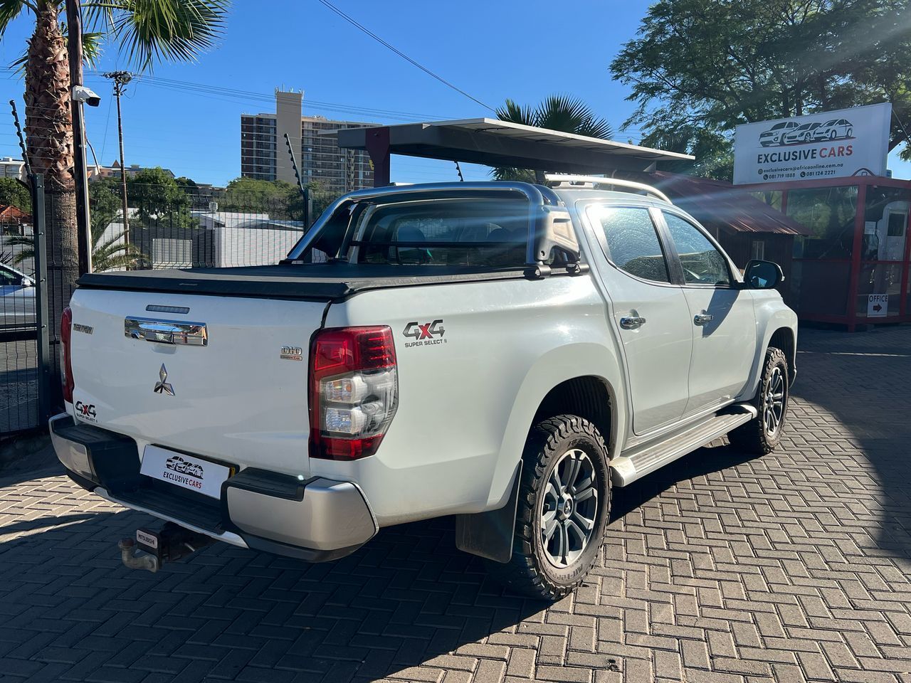 2021 Mitsubishi Triton photo 3