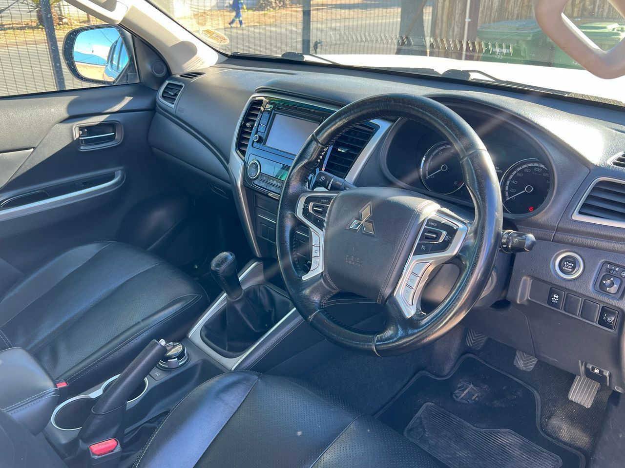 2021 Mitsubishi Triton photo 6