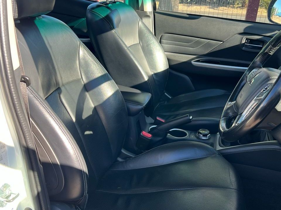 2021 Mitsubishi Triton photo 8
