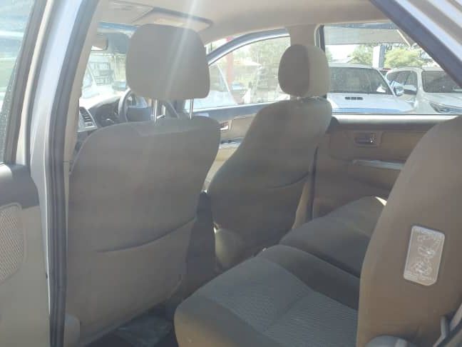 2012 Toyota Fortuner photo 7