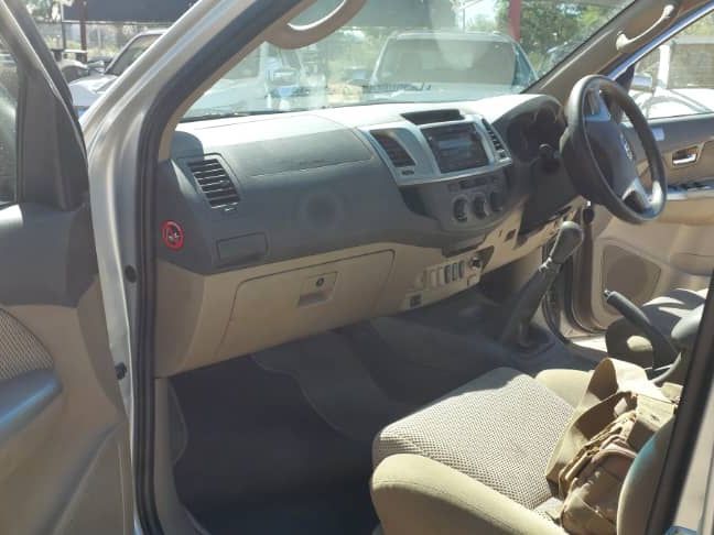 2012 Toyota Fortuner photo 8