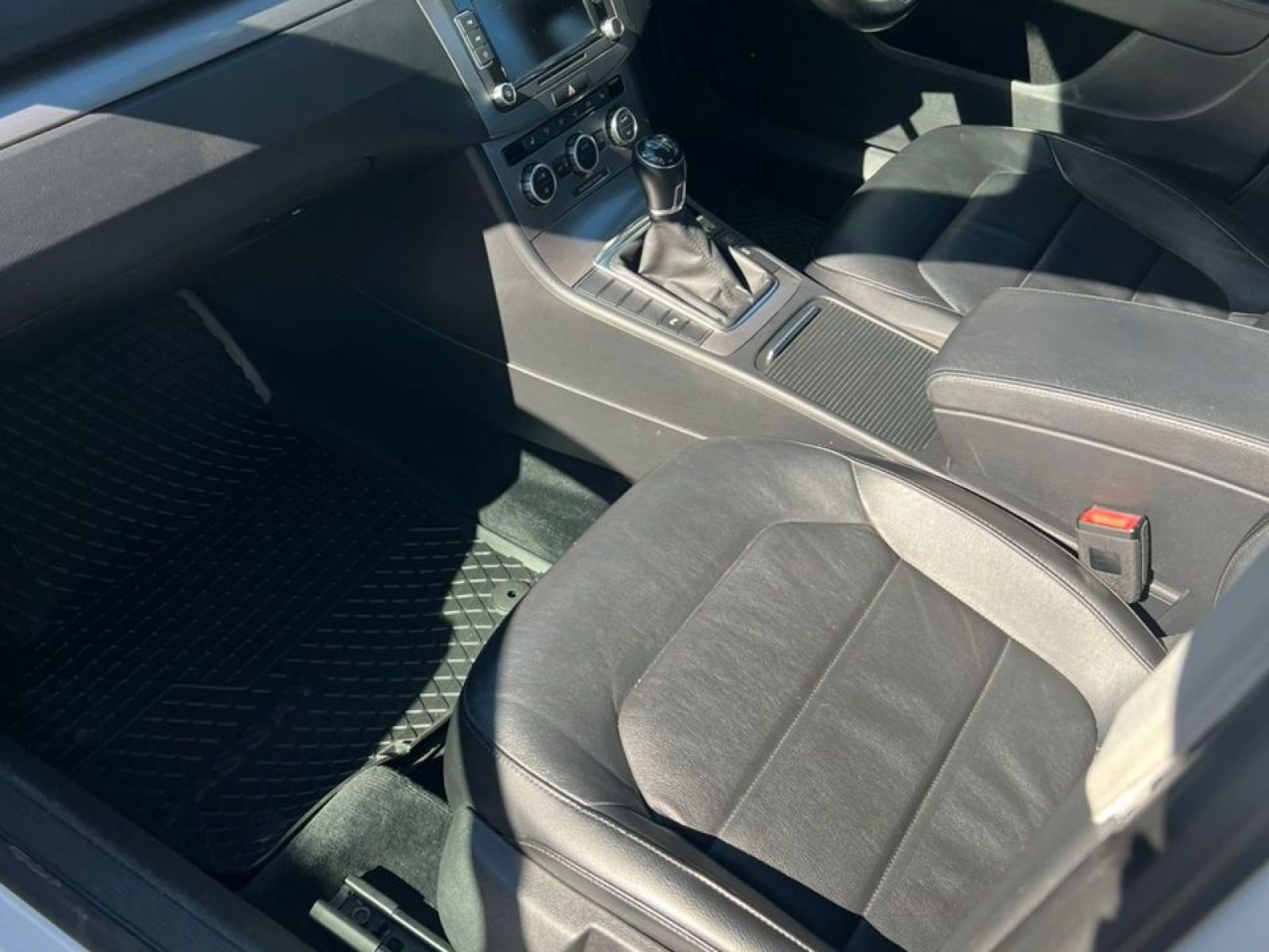 2014 Volkswagen Passat photo 12