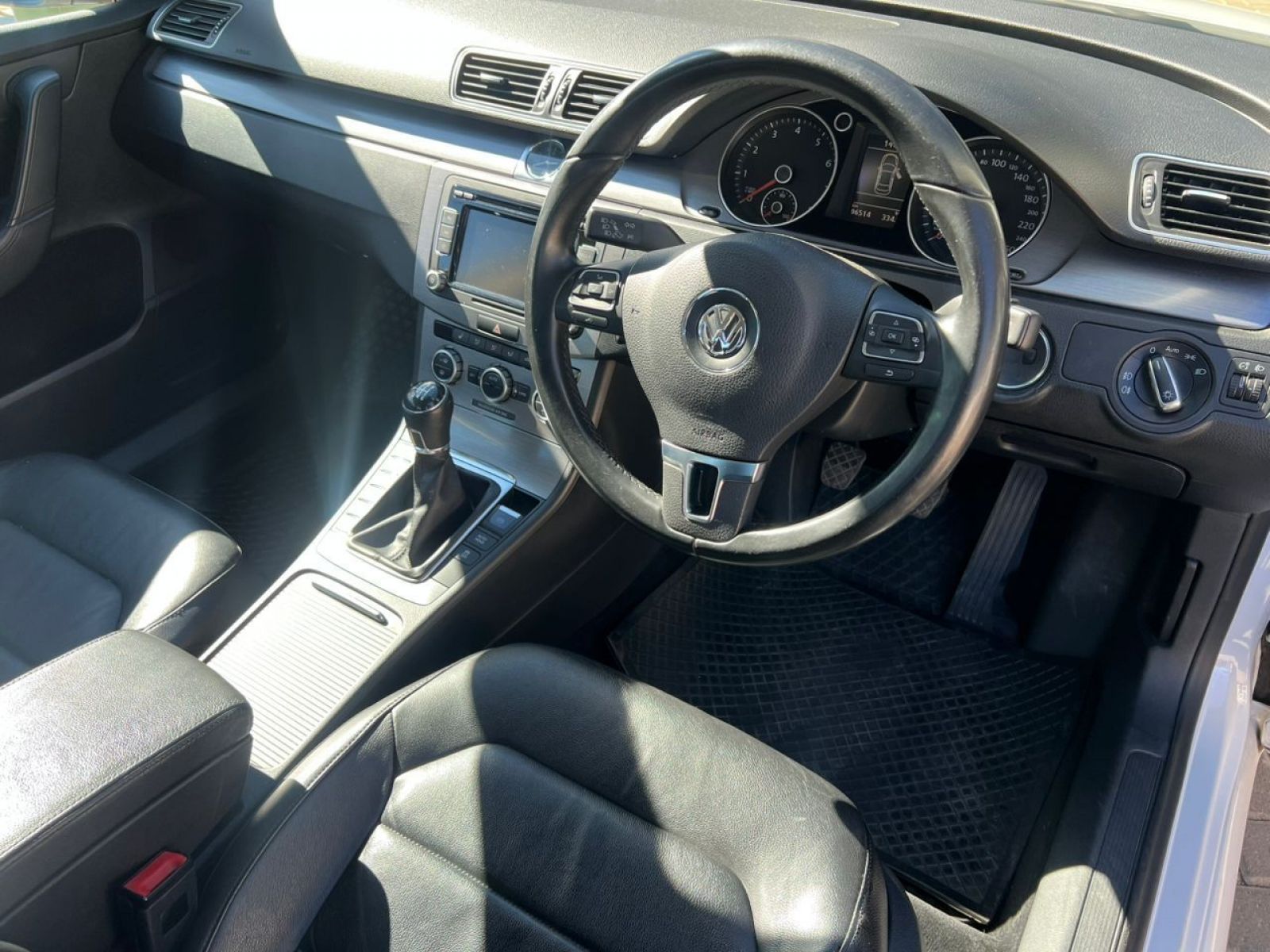 2014 Volkswagen Passat photo 7