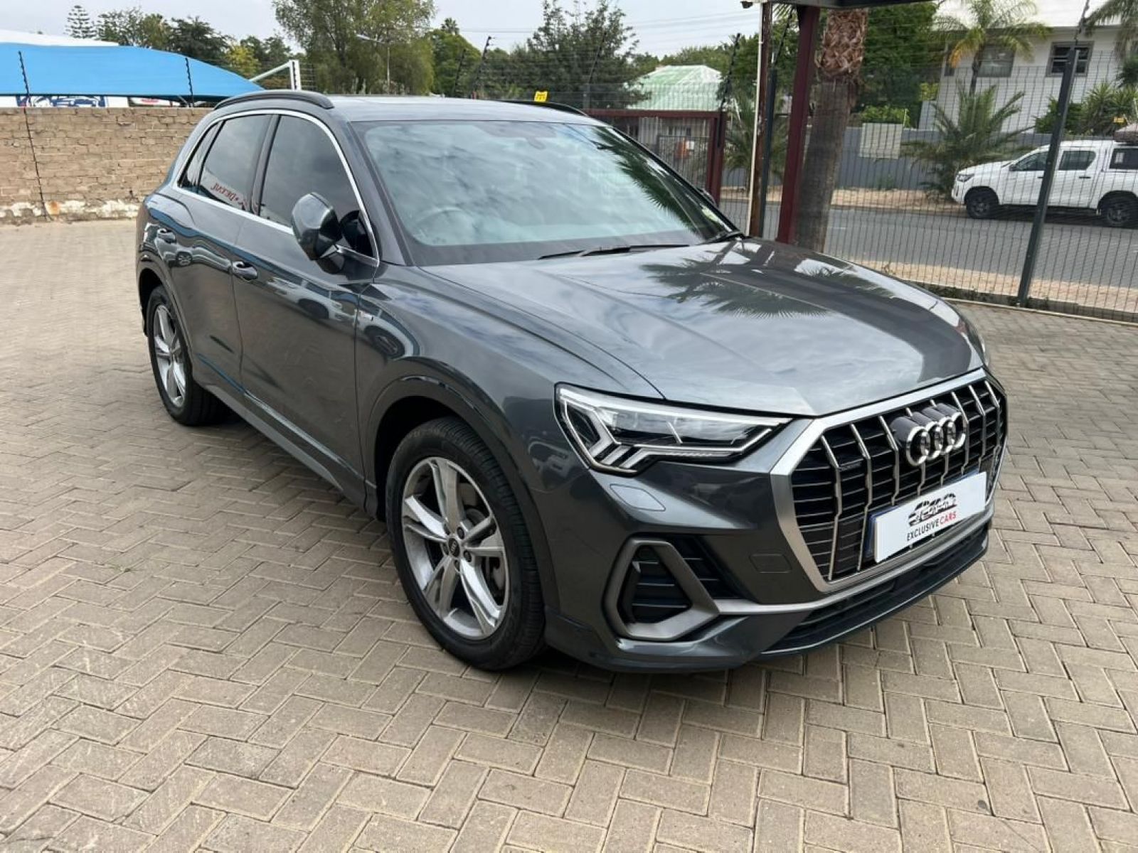 2022 Audi Q3 photo 1