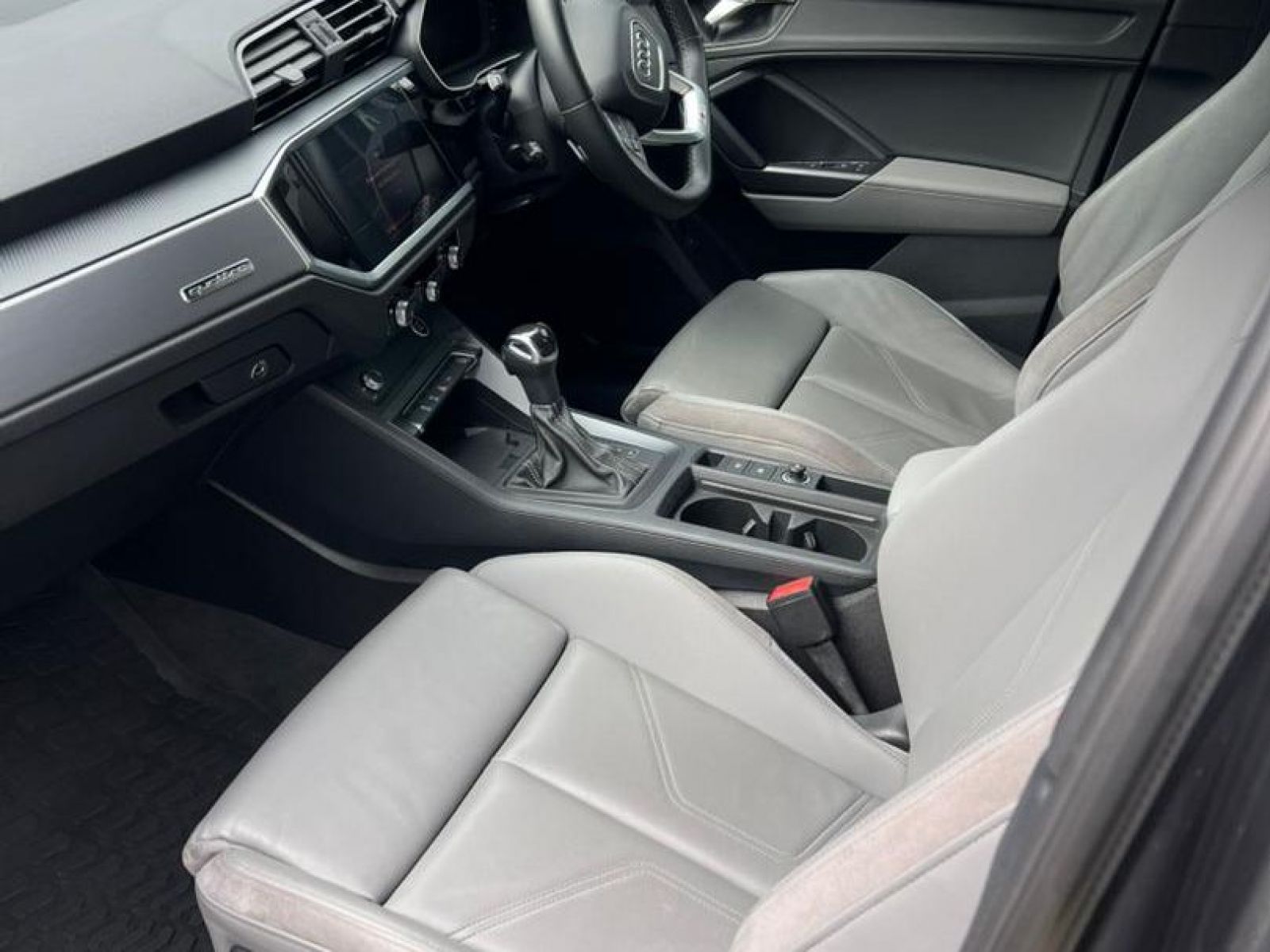 2022 Audi Q3 photo 11