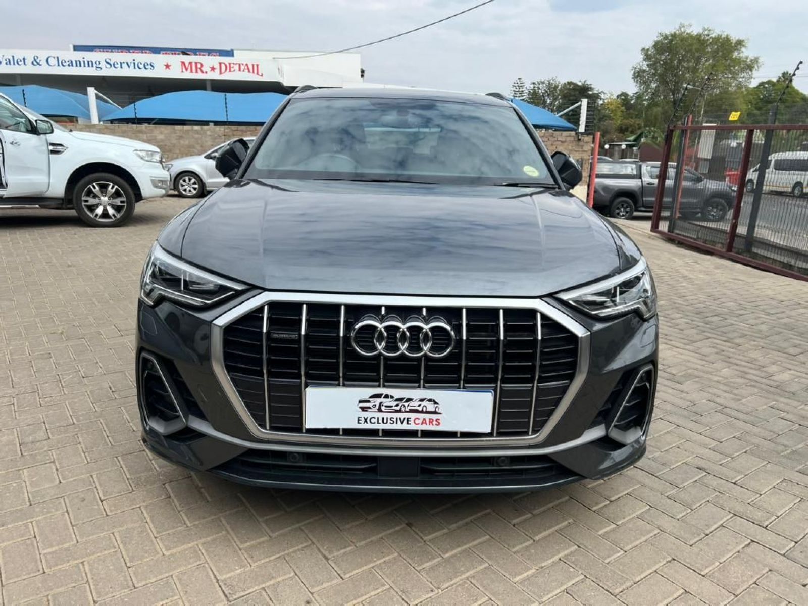 2022 Audi Q3 photo 2