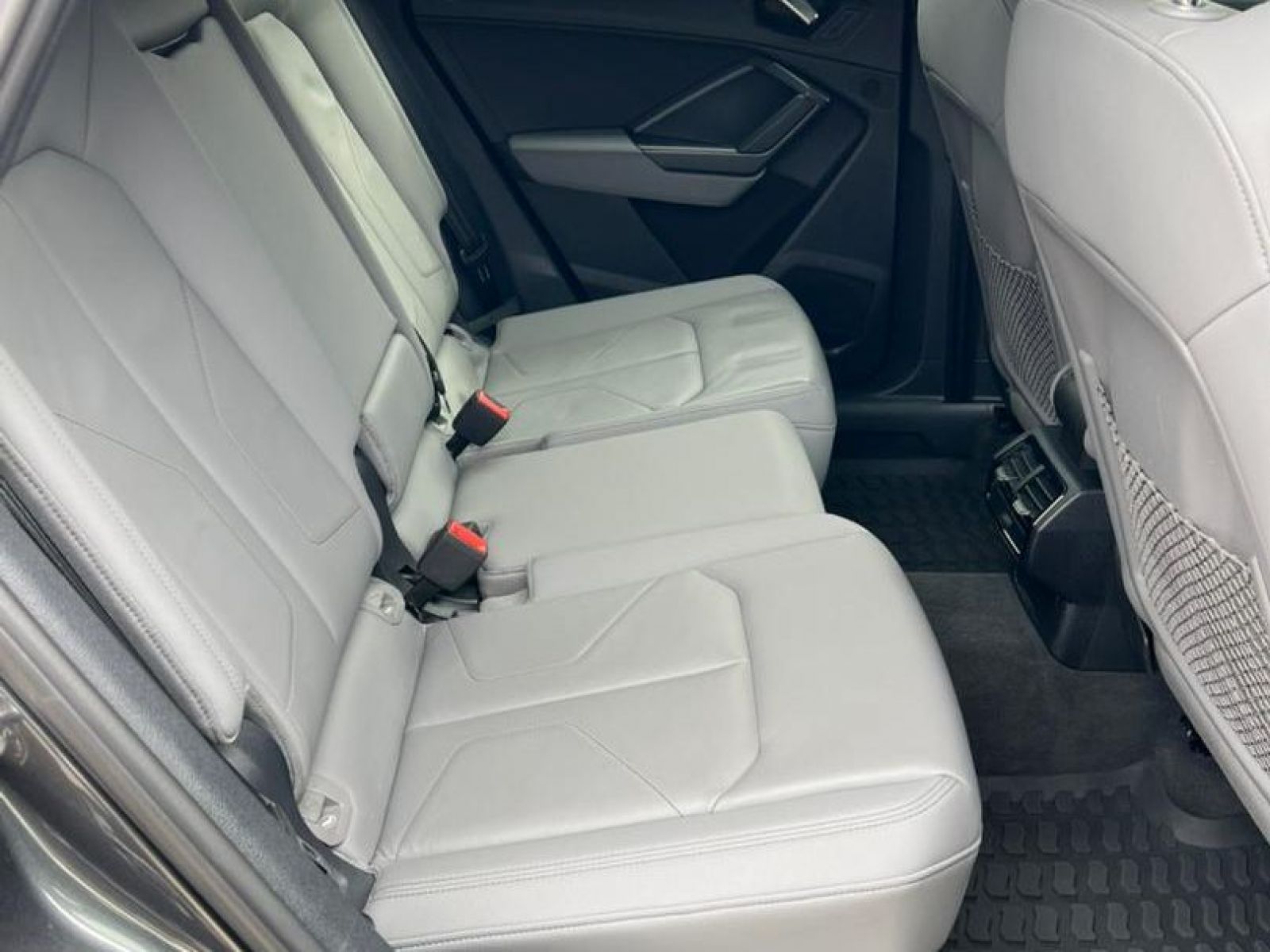 2022 Audi Q3 photo 8