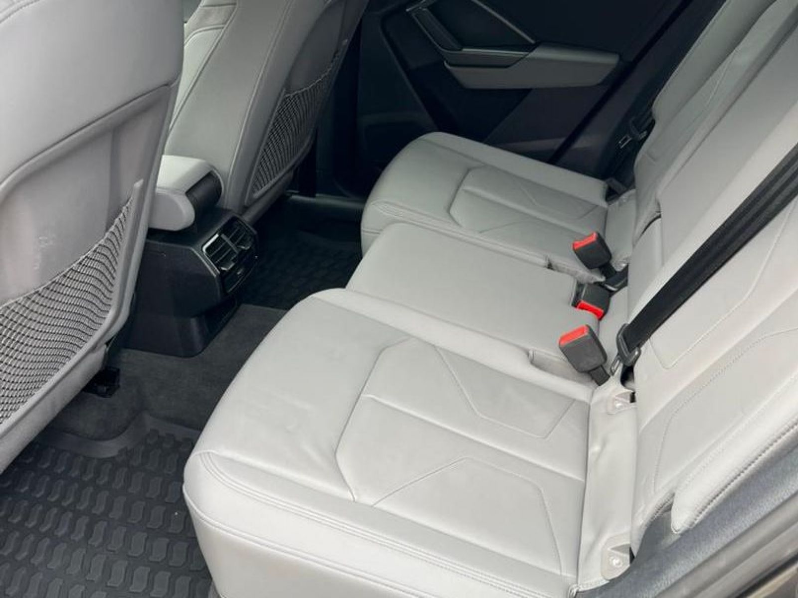 2022 Audi Q3 photo 9