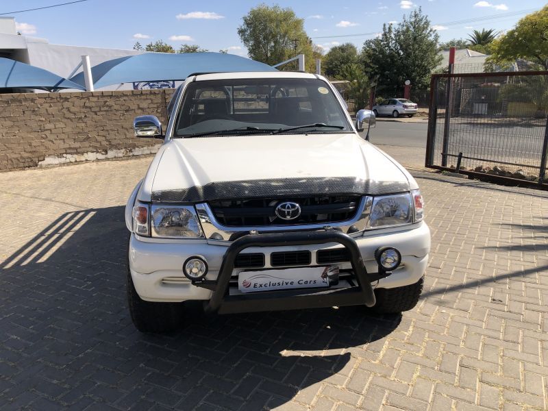 2002 Toyota Hilux photo 2