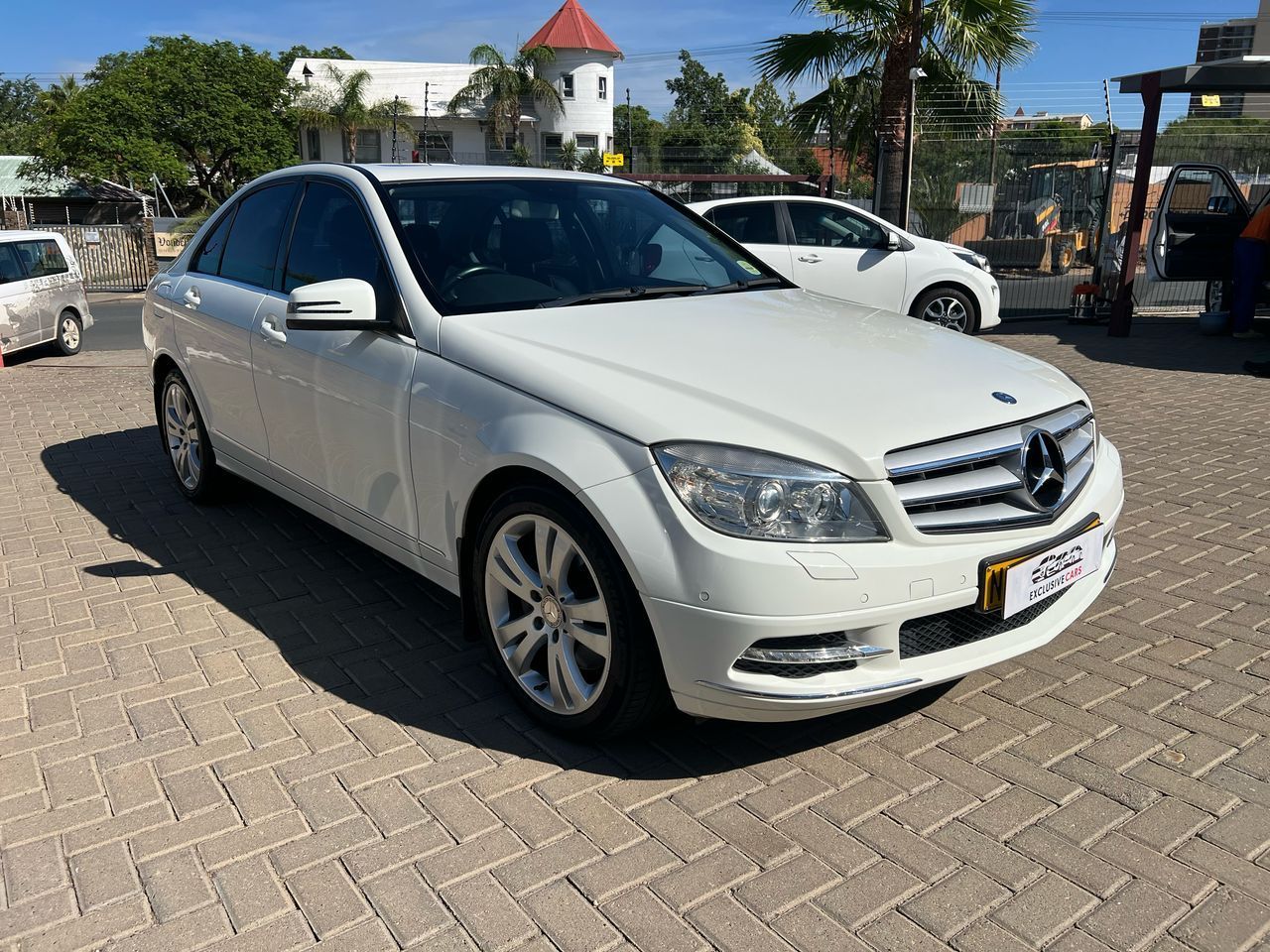 2011 Mercedes-Benz C Class photo 1