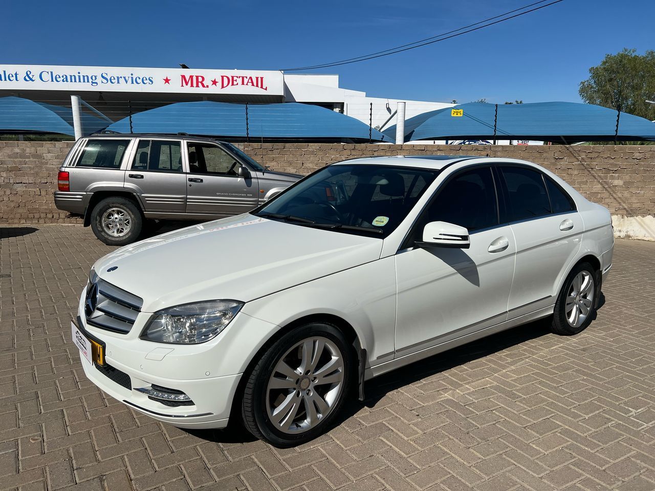 2011 Mercedes-Benz C Class photo 2