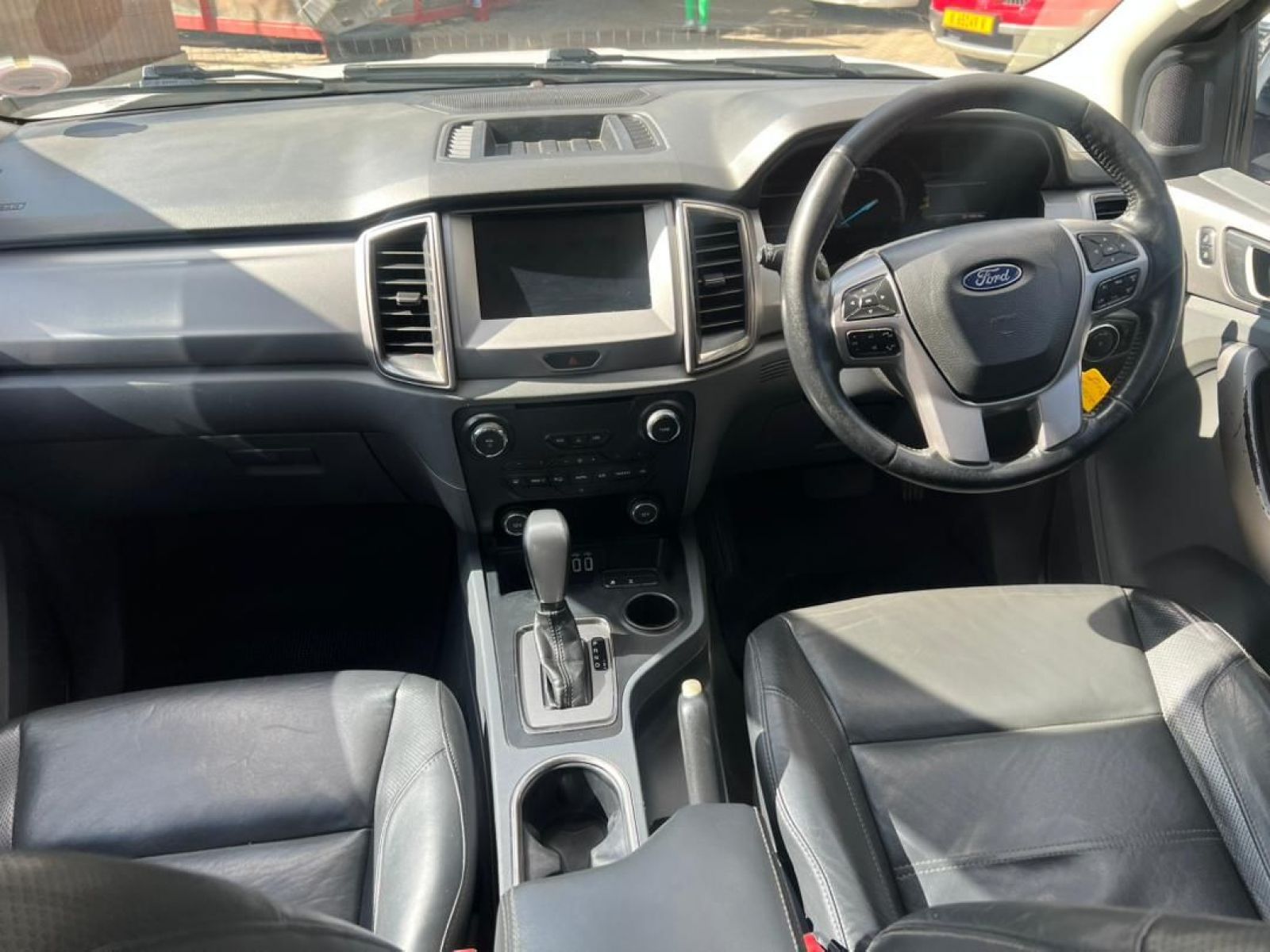 2017 Ford Everest photo 9