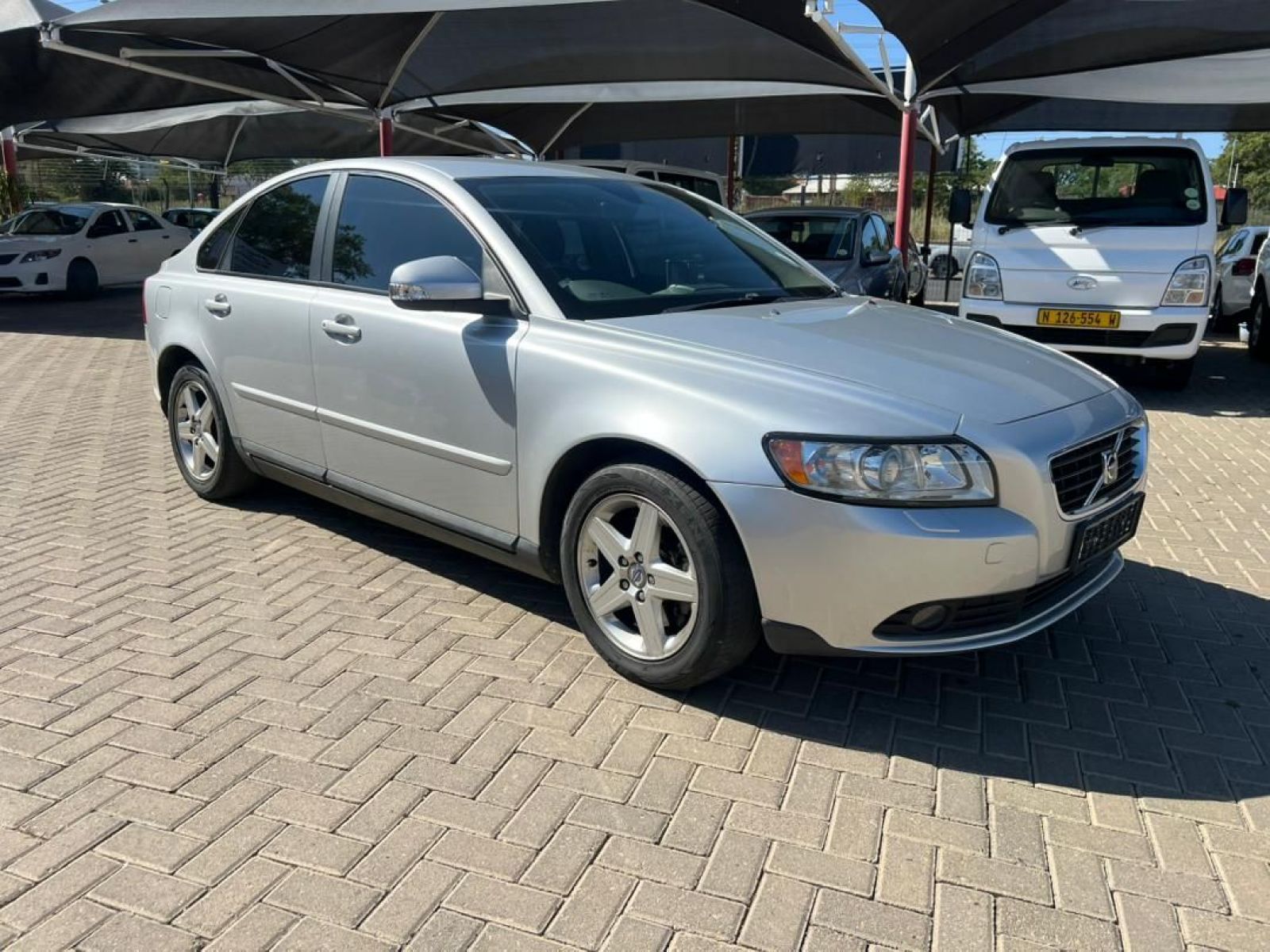 2010 Volvo S40 2.0 Petrol photo 1