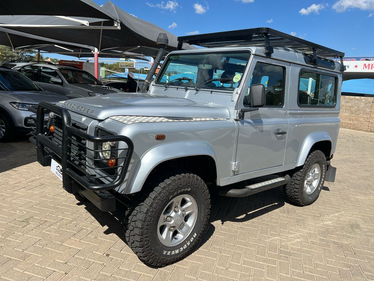 2008 Land Rover Defender photo 2